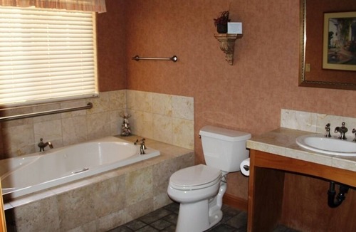 Bailey Creek Cottage | Bailey Creek Cottages (2 night min.)