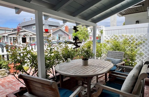 Balboa Island Cottage | Balboa Island Cottage: Sept. 5-19; Fall/Winter Discounts 30%-45%