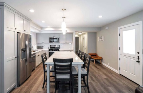 Balboa Island House | Balboa Island Duplex Near Ferry, Patio and Parking