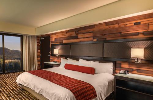 Stateline Resort | Bally's Lake Tahoe Casino Resort