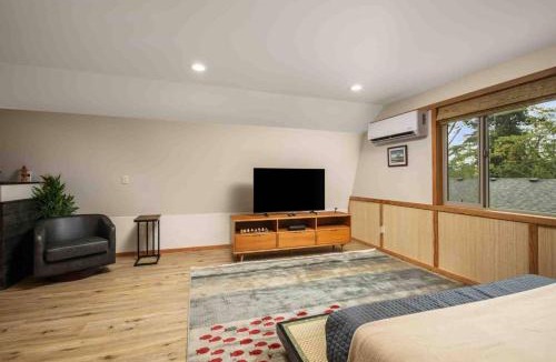 Oak Grove House | Bamboo Haven