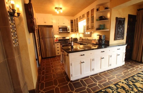 Park West House | Banker's Hill "The Carriage House" Lower Unit. Pets welcome and near Balboa Park