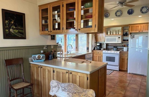 Polk County House | Barn Owl Hill - Historic Farmhouse Vineyard Views
