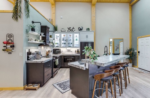 Three Rivers House | Barndo on 5 Acres Near Sunriver/Deschutes River