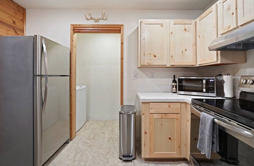 La Pine House | Basecamp - Cabin, Private Fenced Beauty! Detached Game Room, Darts, Basketball, Foosball