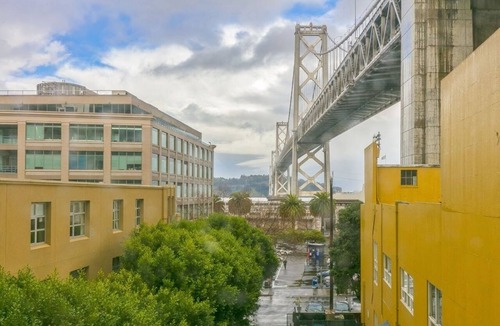 South Beach Apartment | Bay bridge sunrise views - 2 bedroom condo