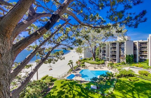 Crown Point Apartment | Bayfront Serenity Condo