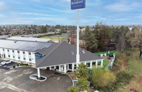 Cascade Hotel | Baymont by Wyndham Anderson