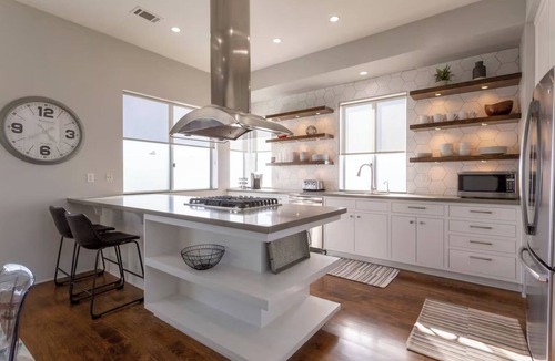 Coronado House | Bayside Retreat - Bay Views in Walkable Coronado