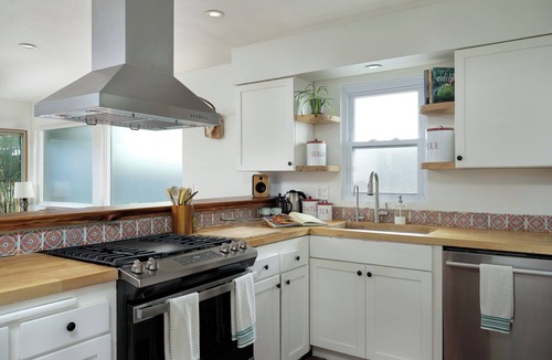 Baywood Park House | Baywood Casita- kids, dogs, hot tub