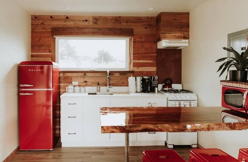 Baywood Park House | Baywood Cottage #2 | Walk to Bay | Dog Friendly