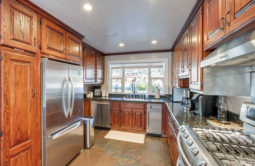 Skyland House | Beach and Skiing at Zephyr Cove house