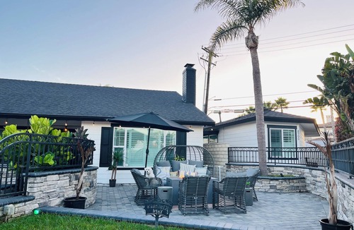 Huntington Beach House | Beach Resort Style. Enjoy Paradise by the Sea.