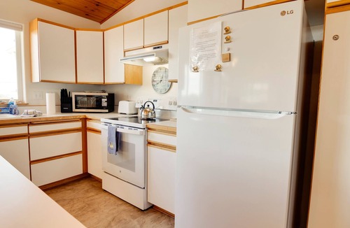 Bayshore House | Beach View Oasis - Instant Relaxation!