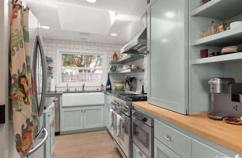 Eastside Santa Cruz House | Beachcrest Cottage in Twin Lakes Beach