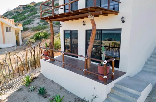 El Sargento Cabin | Beachfront Cabin at Rasta Beach, just steps from the water, with stunning ocean views