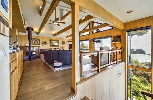 Trinidad House | Beachfront home, great for families, ocean access from yard, hot tub
