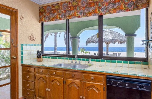 Los Barriles Villa | BEACHFRONT HOUSE LOS BARRILES - Prime location - Two blocks from restaurants