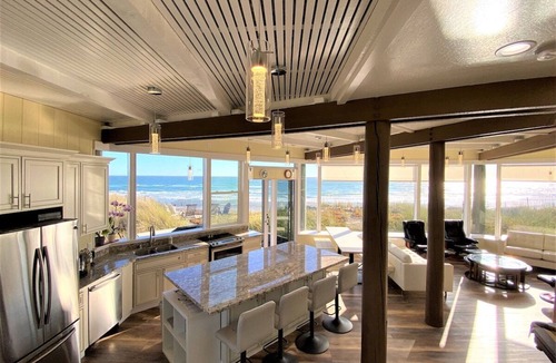 Watsonville House | Beachfront! Ping pong, 8 beds, 2 en suites wide ocean views