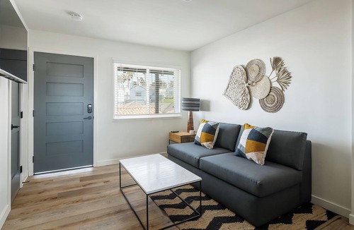 Townsite Condo | Beachside Queen Suite Steps from the Sand (202)