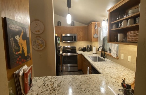Alpine Meadows Cabin | Bear Creek cozy ski/hike retreat in Alpine Meadows.