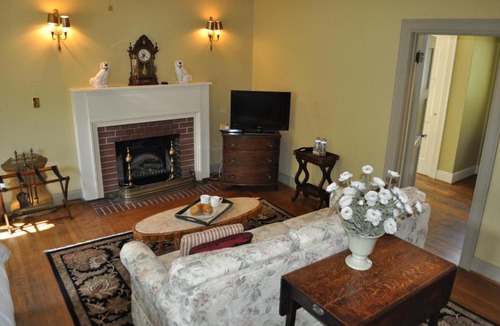 Merced Bed & Breakfast | Bear Creek Inn