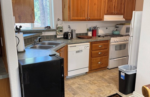 Peninsula Village House | Bear Necessities n2 bed 2 bath located on the Peninsula at Lake Almanor Ca.