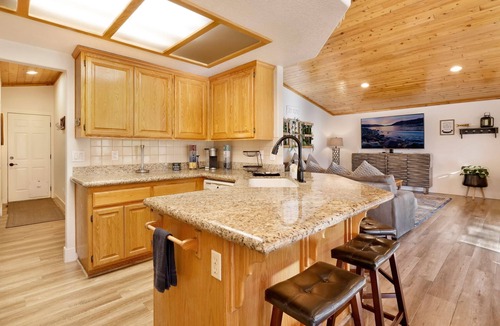 Upper Moonridge Cabin | BearVinidos- Relaxing Family Cabin- Ping-Pong