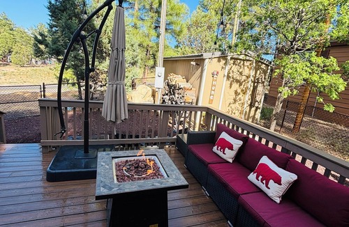 Torreon Cabin | “Beary” cozy cabin in Show Low pines!