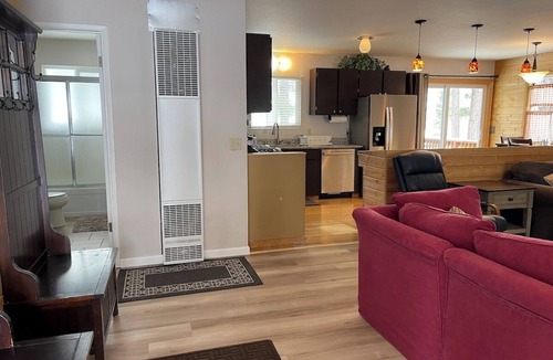 Mountain View Estates House | Beautiful 2 bedroom home with fabulous mountain views