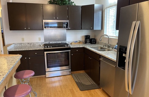Mountain View Estates House | Beautiful 2 bedroom home with fabulous mountain views