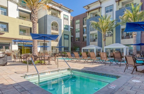 Centerville Apartment | Beautiful 2BR in Fremont, Parking