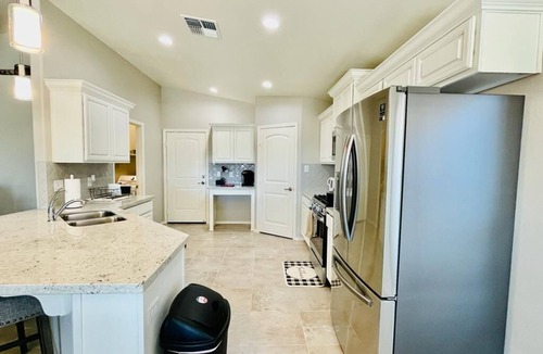 Yuma House | Beautiful 3 bedroom 2 bath house 10 mins from YRMC