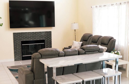 Paradise House | Beautiful 3-bedroom house in welcoming Las Vegas