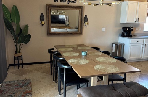 Fort Mohave House | Beautiful 3-bedroom pool home with 6 beds and golf course view. Minutes to river