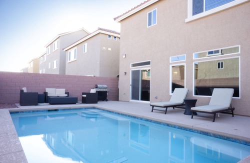 Enterprise House | Beautiful 4 bd/2.5 bath home. 5 min from the Strip, Allegiant Stadium & Airport.