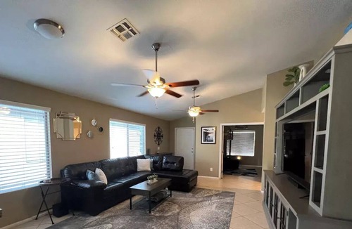 Horizons On Camelback House | Beautiful 4 bedroom home with swimming pool
