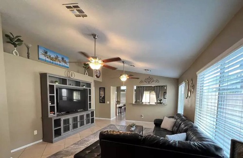 Horizons On Camelback House | Beautiful 4 bedroom home with swimming pool