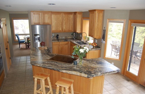 Sunriver House | Beautiful 4 Bedroom Renovated Home with A/C; 10 SHARC Passes
