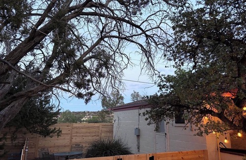 Tyrone Cottage | Beautiful, airy, centrally located, 1 room cottage in wonderful Silver City.