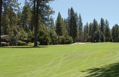 Plumas Eureka Estates House | Beautiful and Spacious Townhome on the 5th Hole of Plumas Pines Golf Course