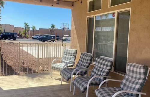 Needles House | Beautiful Big House one block from the Colorado River