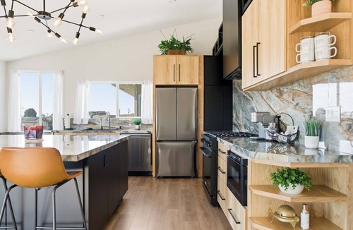 Capistrano Beach Apartment | Beautiful Breezy Dana Views