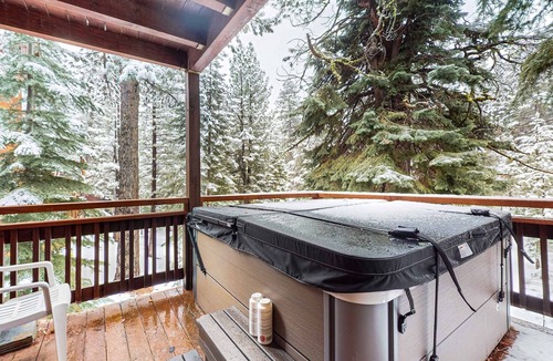 Truckee House | Beautiful cabin with spa, game room, EV charger, near golf & skiing, pets welcome!