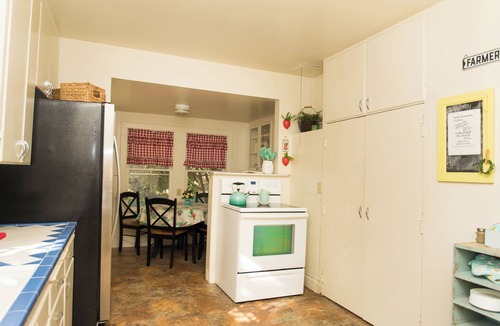 Chico House | Beautiful Chico Farmhouse With Room for All…10 beds!