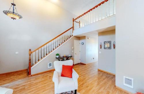 Waldport House | Beautiful coastal escape on golf course with enclosed yard & private gas grill