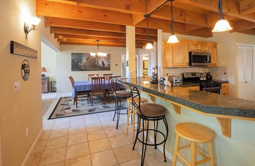 Cold Springs Cabin | Beautiful & Cozy Cabin. Perfect Location, Kid Friendly. Free Starlink WIFI.