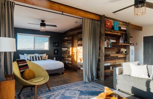 Joshua Tree House | Beautiful Cozy Secluded Retreat Stargaze Hot Tub