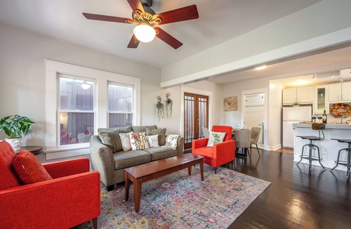 University Heights House | Beautiful Craftsman - 5 Min to Zoo - 92 Walk Score