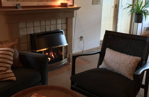 Portland Heights Apartment | Beautiful Downtown Studio Perfect to Disconnect. 10% Off 10-Day Before Bookings